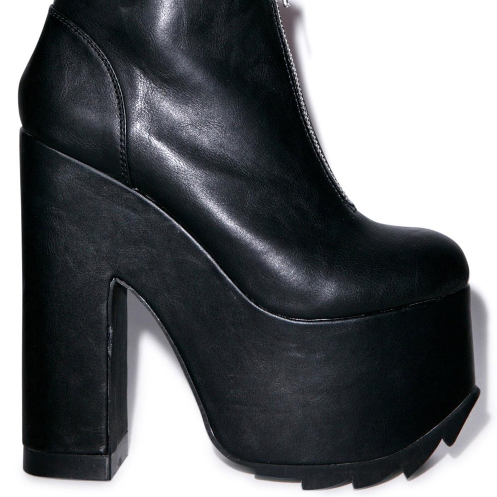 Y.R.U. Nightmare Platform Boot